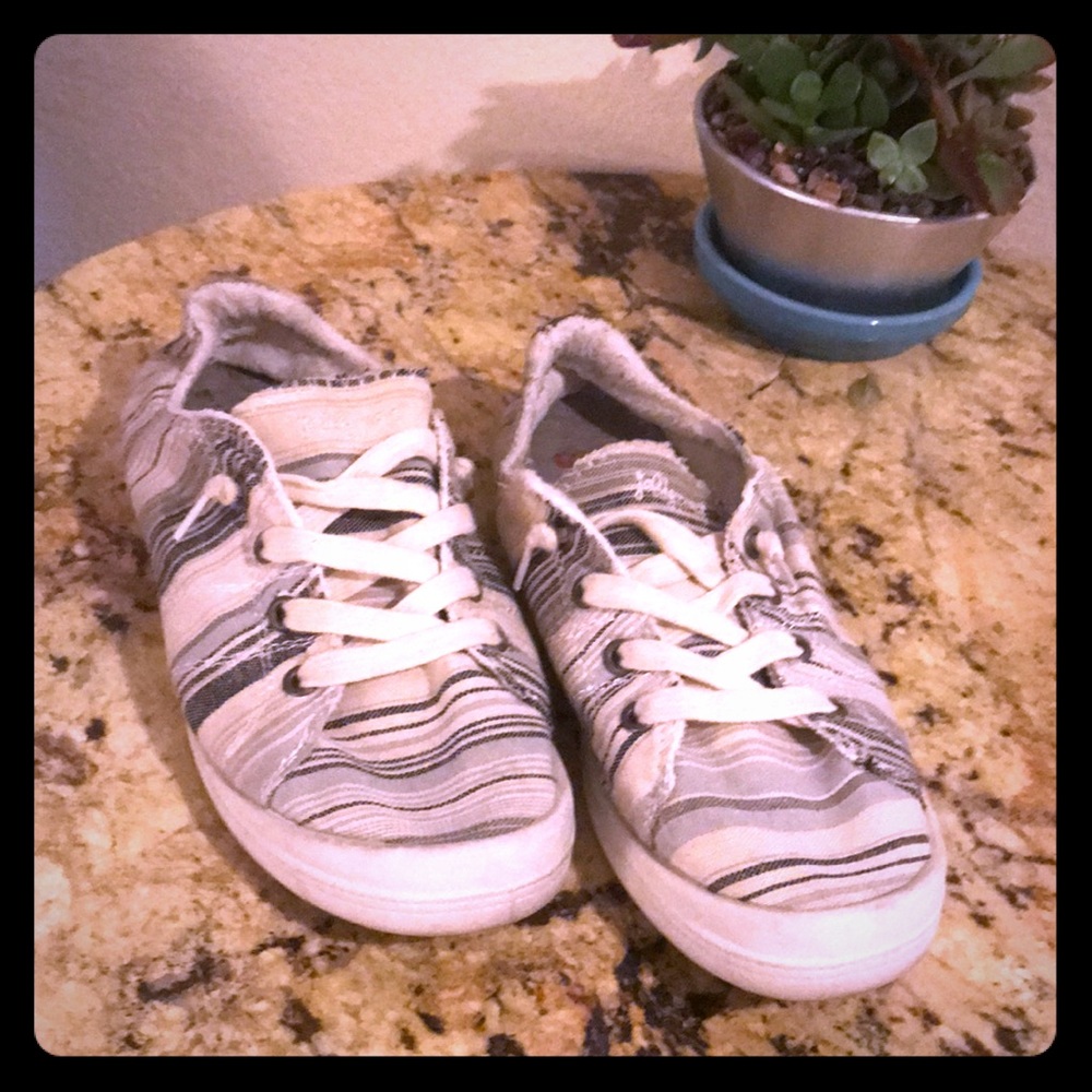 JellyPop slip on tennis’s! Khaki!